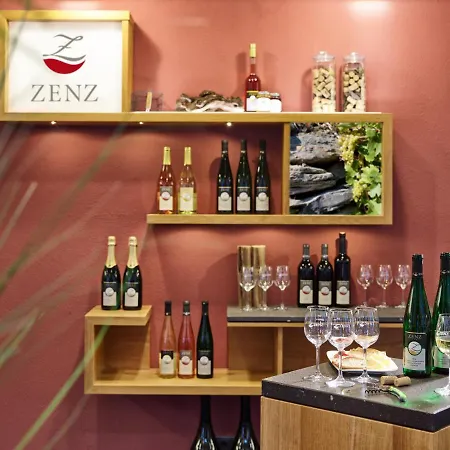 Bed & Breakfast Zenz - Gaestezimmer Im Winzerhaus Ernst