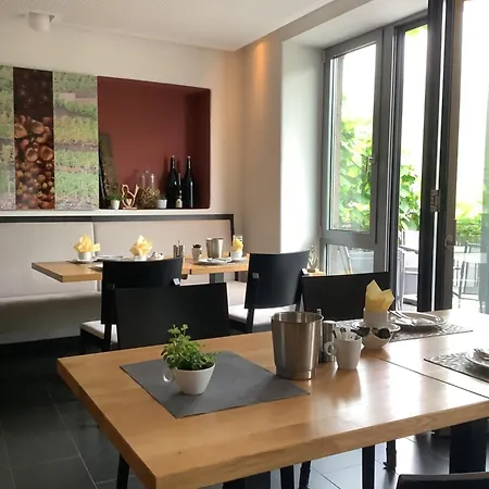 Zenz - Gaestezimmer Im Winzerhaus Ernst