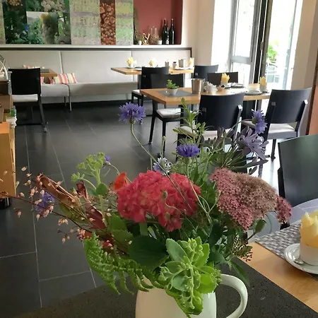 Couette-café Zenz - Gaestezimmer Im Winzerhaus