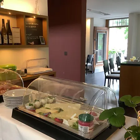 Alojamento de Acomodação e Pequeno-almoço Zenz - Gaestezimmer Im Winzerhaus 3*