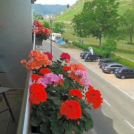 Zenz - Gaestezimmer Im Winzerhaus 3*