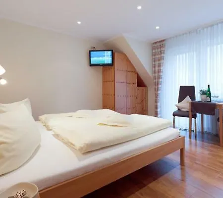 Zenz - Gaestezimmer Im Winzerhaus Bed & Breakfast