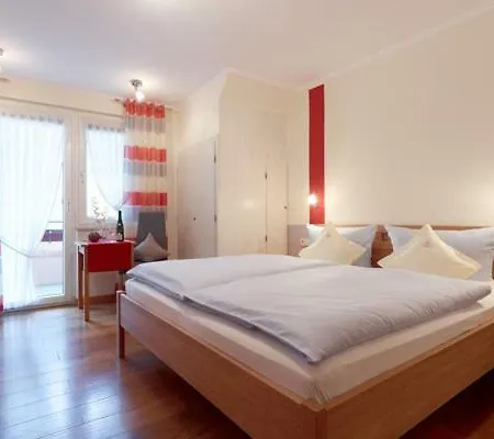 Zenz - Gaestezimmer Im Winzerhaus 3*
