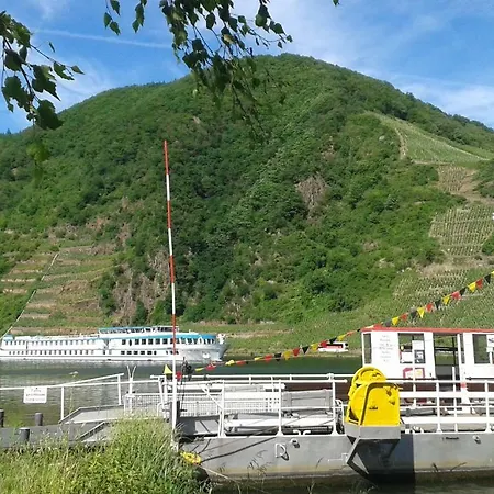 Couette-café Zenz - Gaestezimmer Im Winzerhaus 3*
