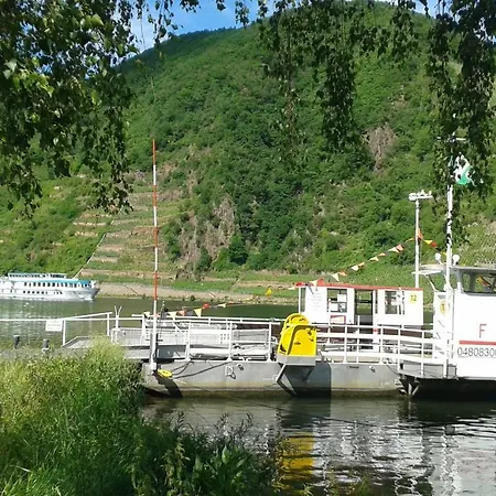 Couette-café Zenz - Gaestezimmer Im Winzerhaus Ernst