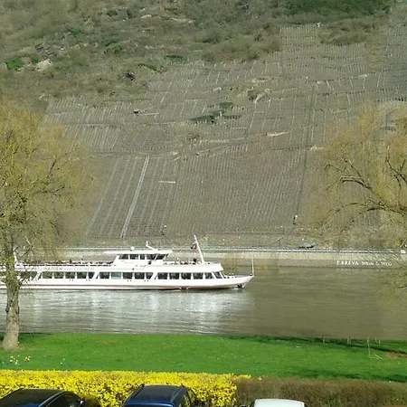Zenz - Gaestezimmer Im Winzerhaus לינה וארוחת בוקר 3*