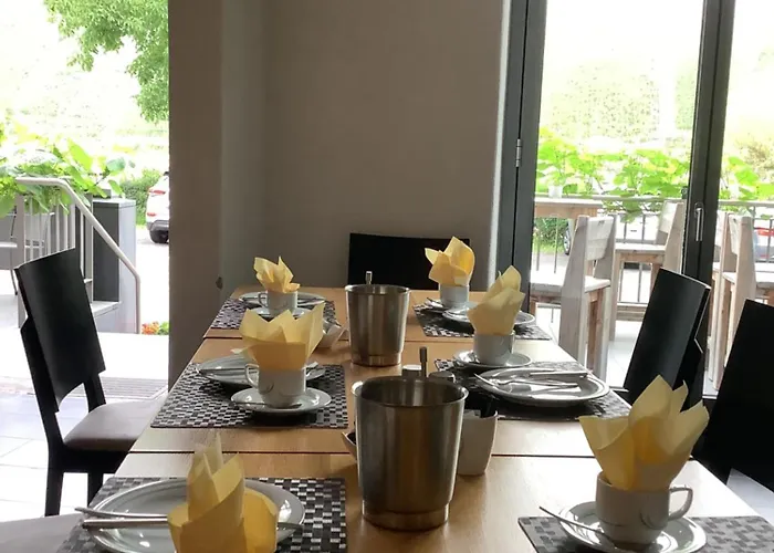 Zenz - Gaestezimmer Im Winzerhaus 住宿加早餐酒店