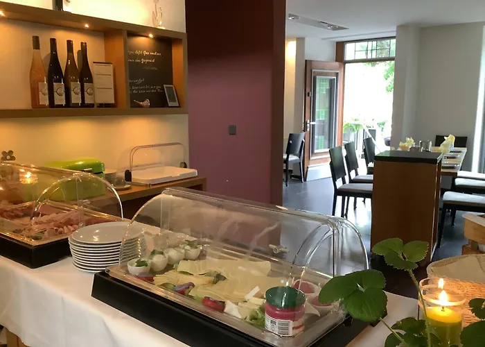 Couette-café Zenz - Gaestezimmer Im Winzerhaus 3*