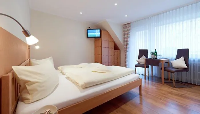 Zenz - Gaestezimmer Im Winzerhaus B&B