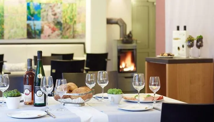 Zenz - Gaestezimmer Im Winzerhaus B&B 3*