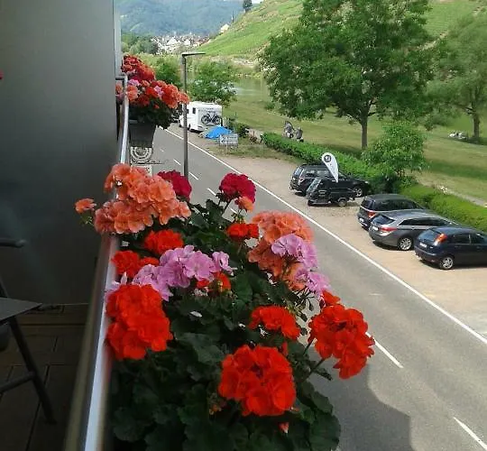 Zenz - Gaestezimmer Im Winzerhaus Ernst